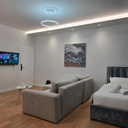 Center - Sols * Tirana