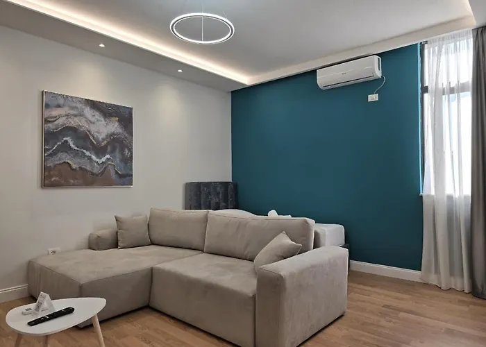 Center - Sols * Tirana