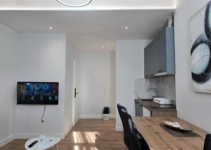 Center - Sols * ティラナ