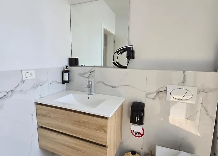 Center - Sols ティラナ