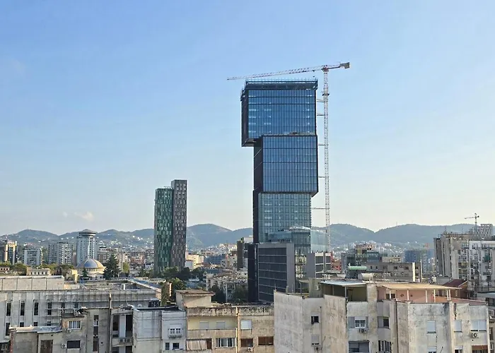 Center - Sols ティラナ