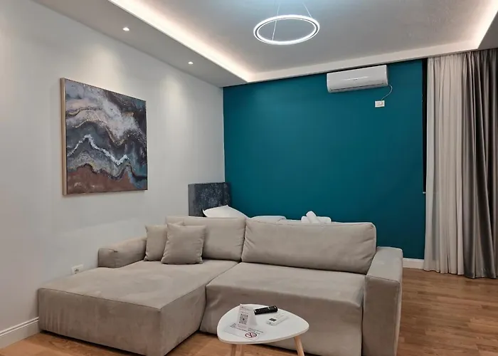 Center - Sols * ティラナ