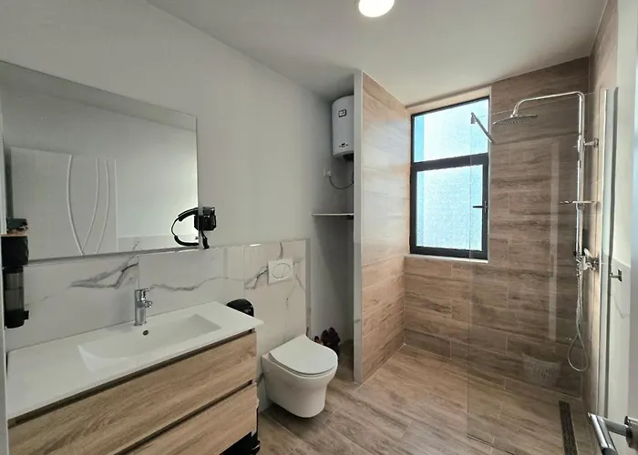 アパート Center - Sols ティラナ